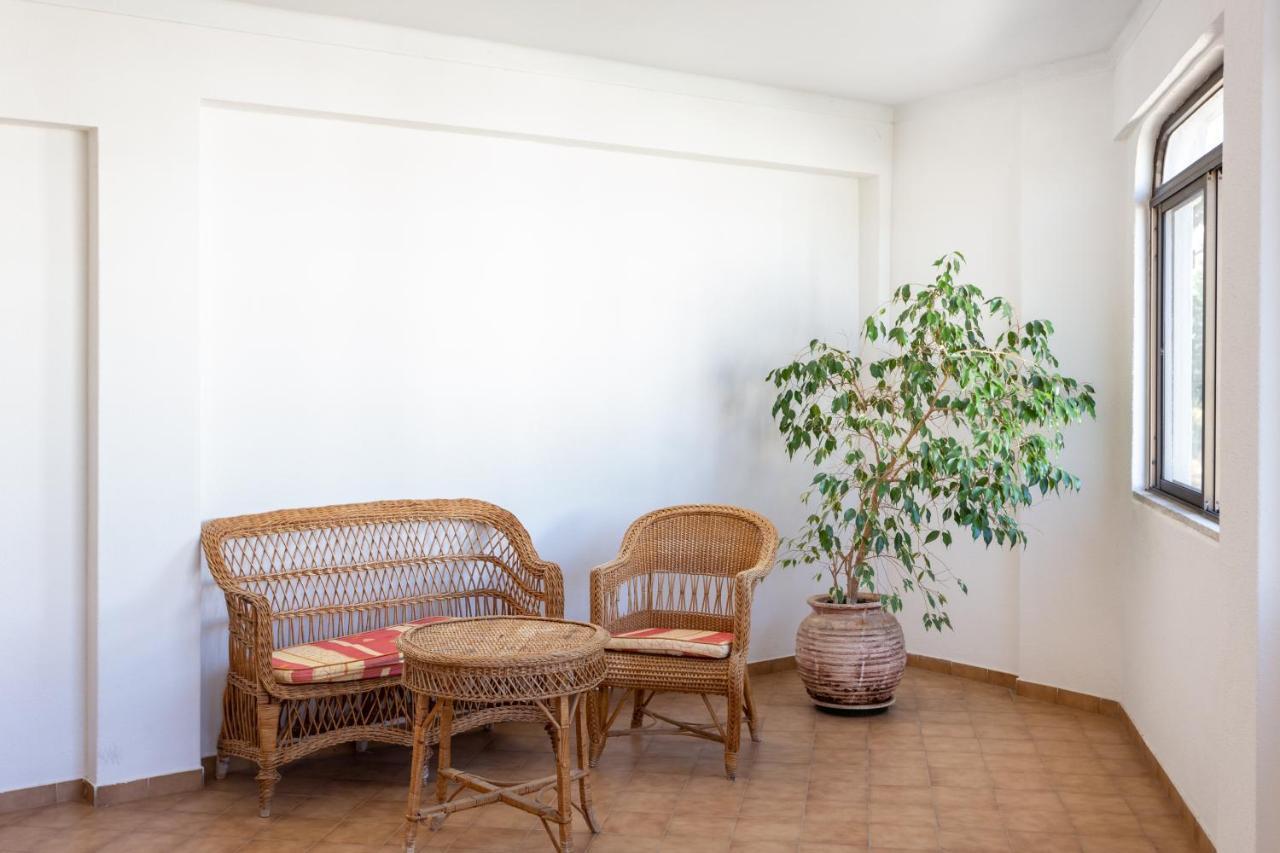 Apartamento Host Wise - Bright Cozy Flats W Terrace & Pool Quarteira Exterior foto
